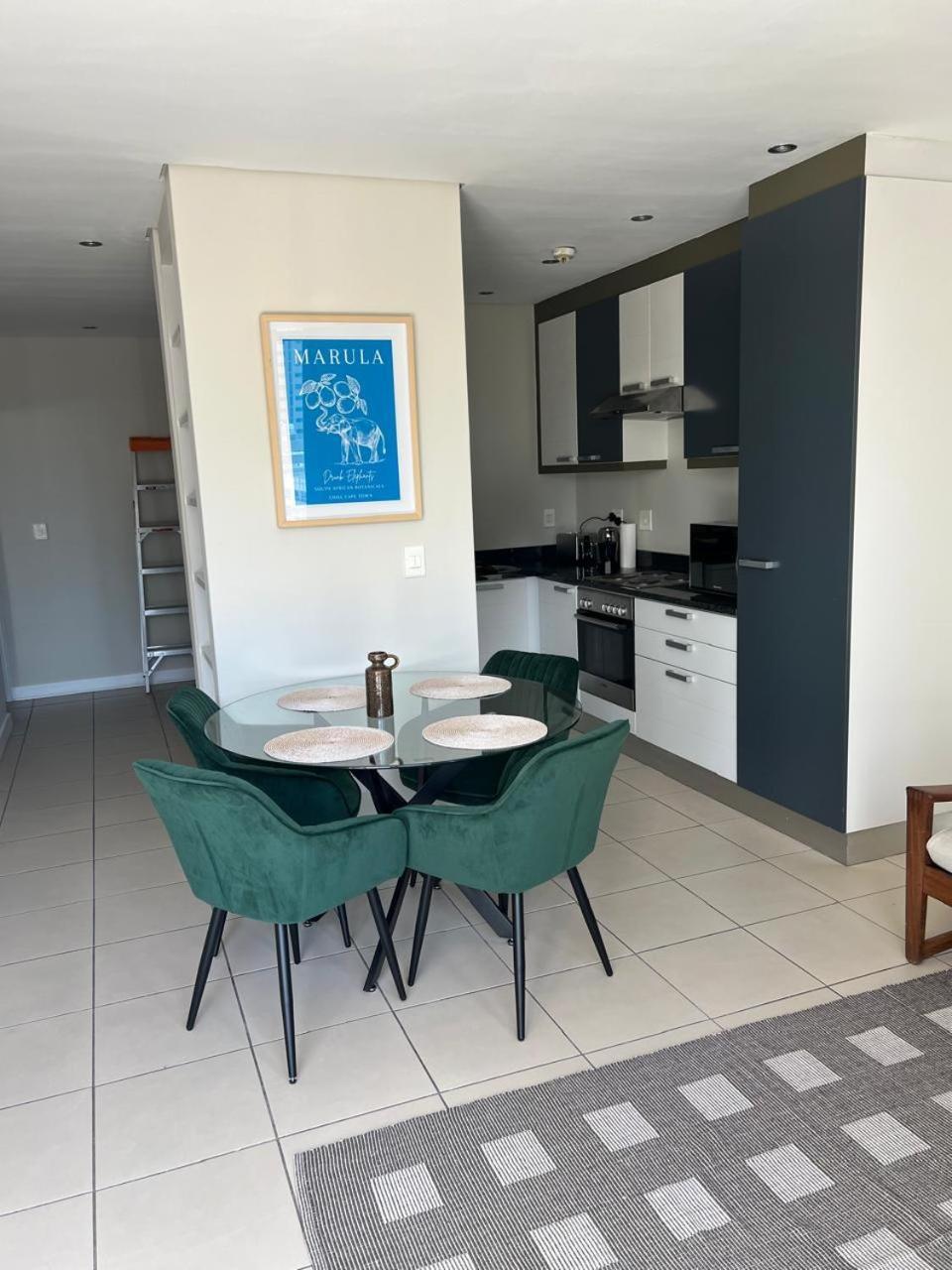 Apartment Family On Long Street With Great Views